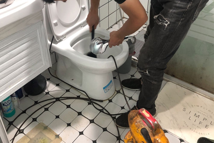 郊区专业下水道打捞手机戒子项链等物品